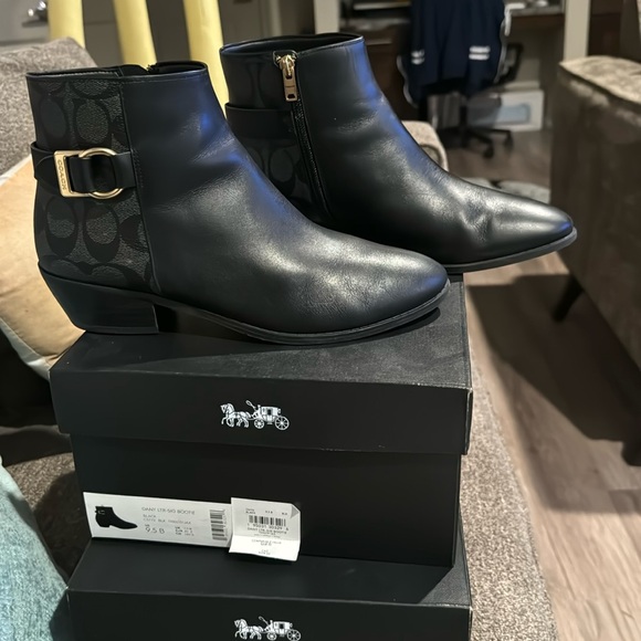 9.5B, Black, Coach Bootie - Picture 1 of 4